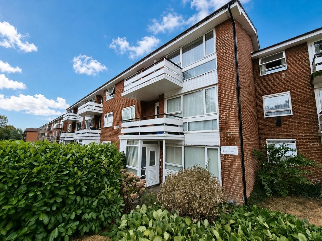 Flat Hardwick Close in Greater London