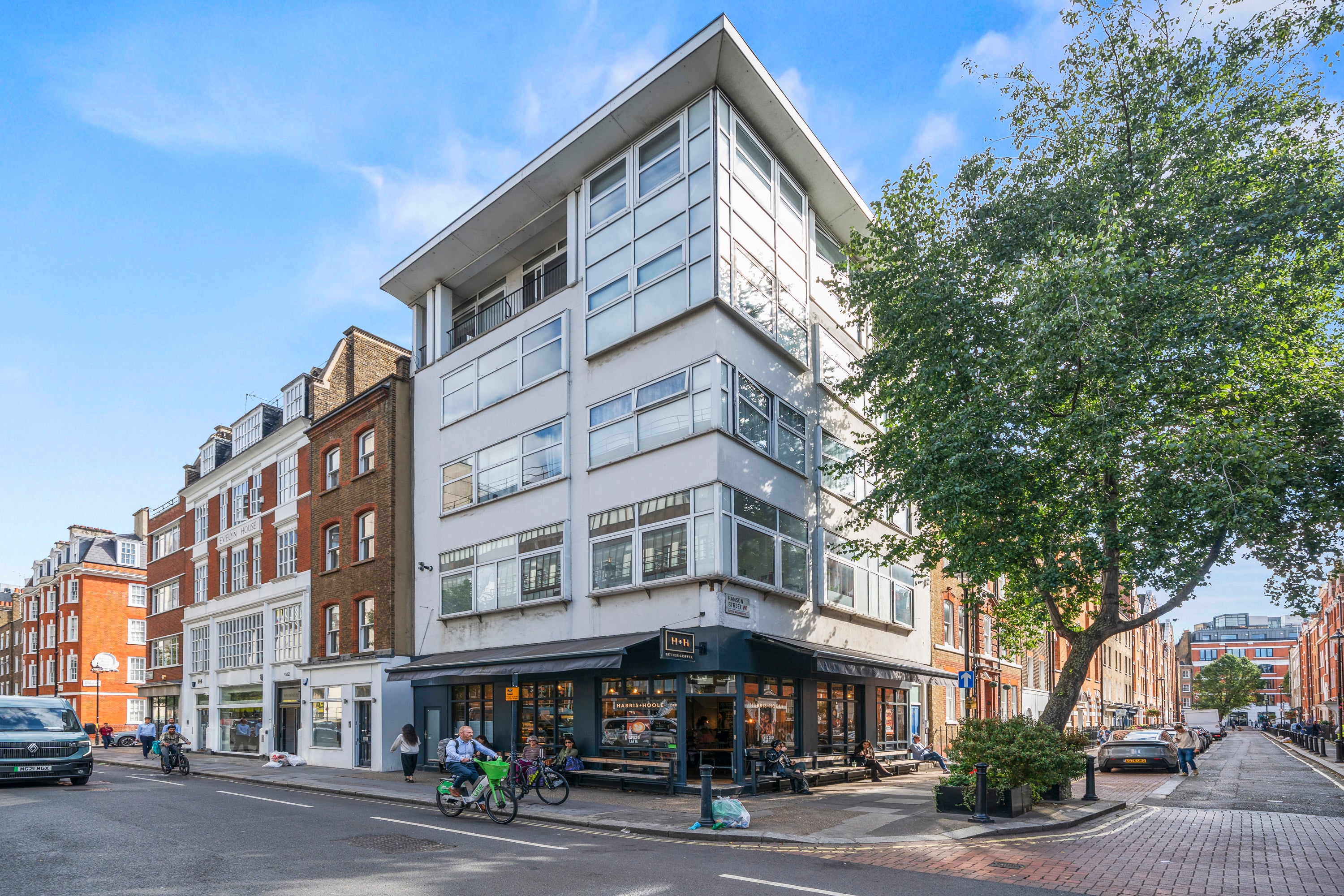 Flat Hanson Street in City of Westminster