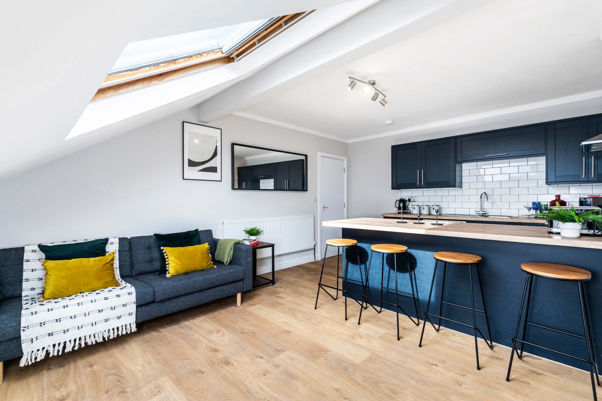 Room Kelso Road in Leeds