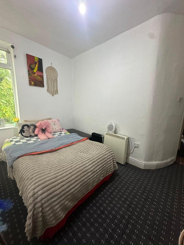 Room Granville Road in Manchester