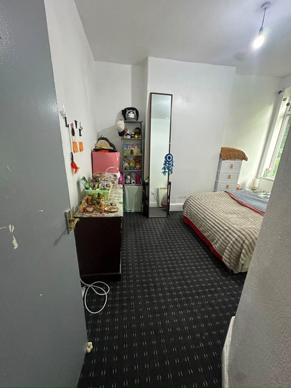 Room Granville Road in Manchester