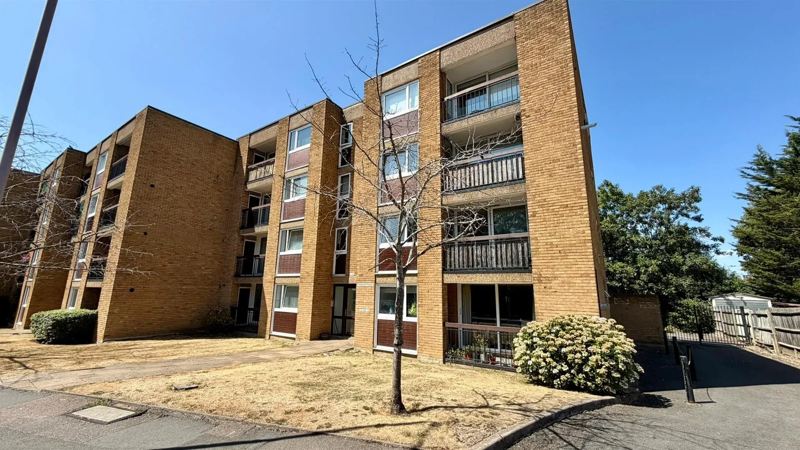 Flat Mulgrave Road in Greater London