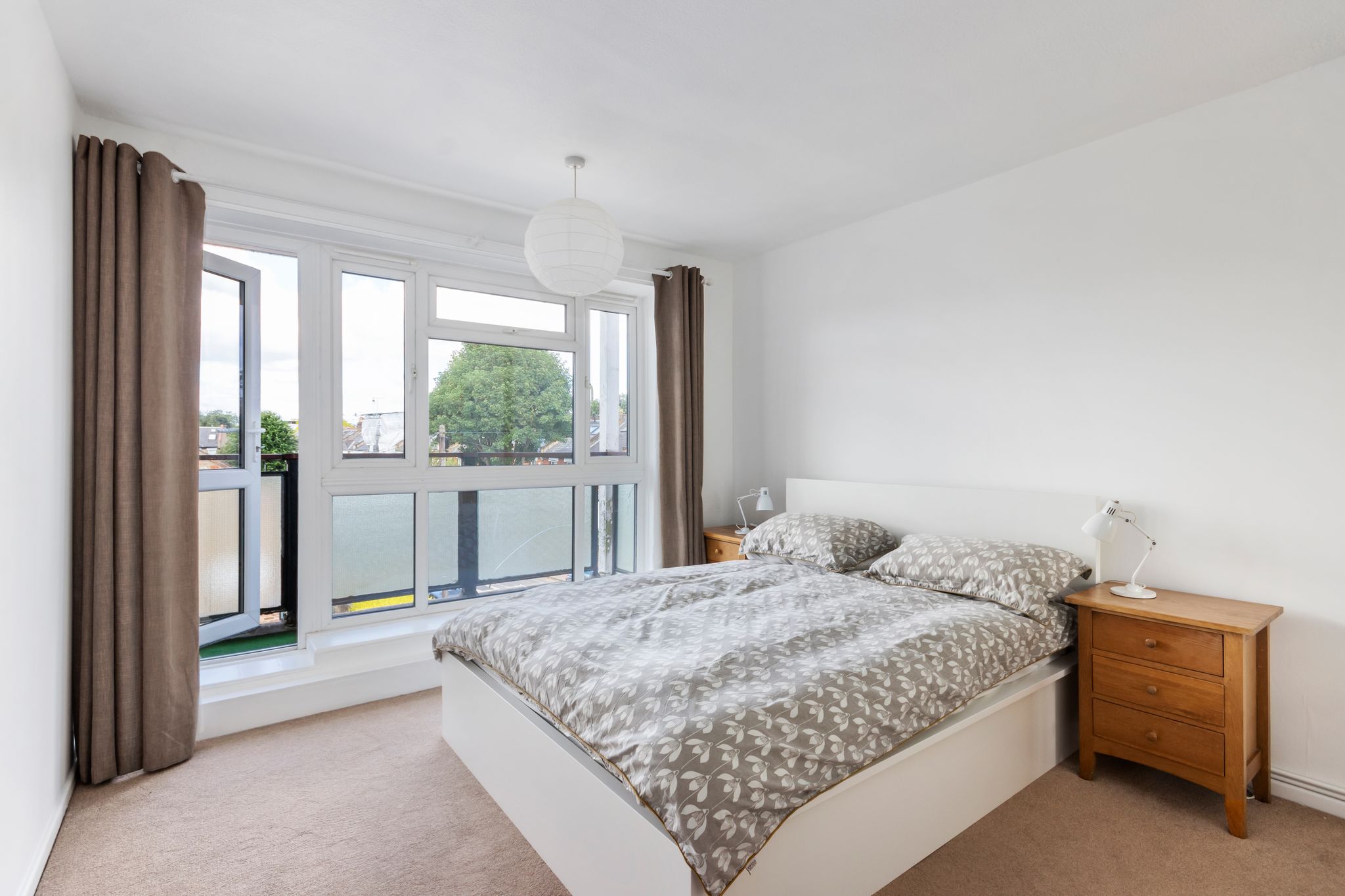 Flat Cardross Street in Greater London