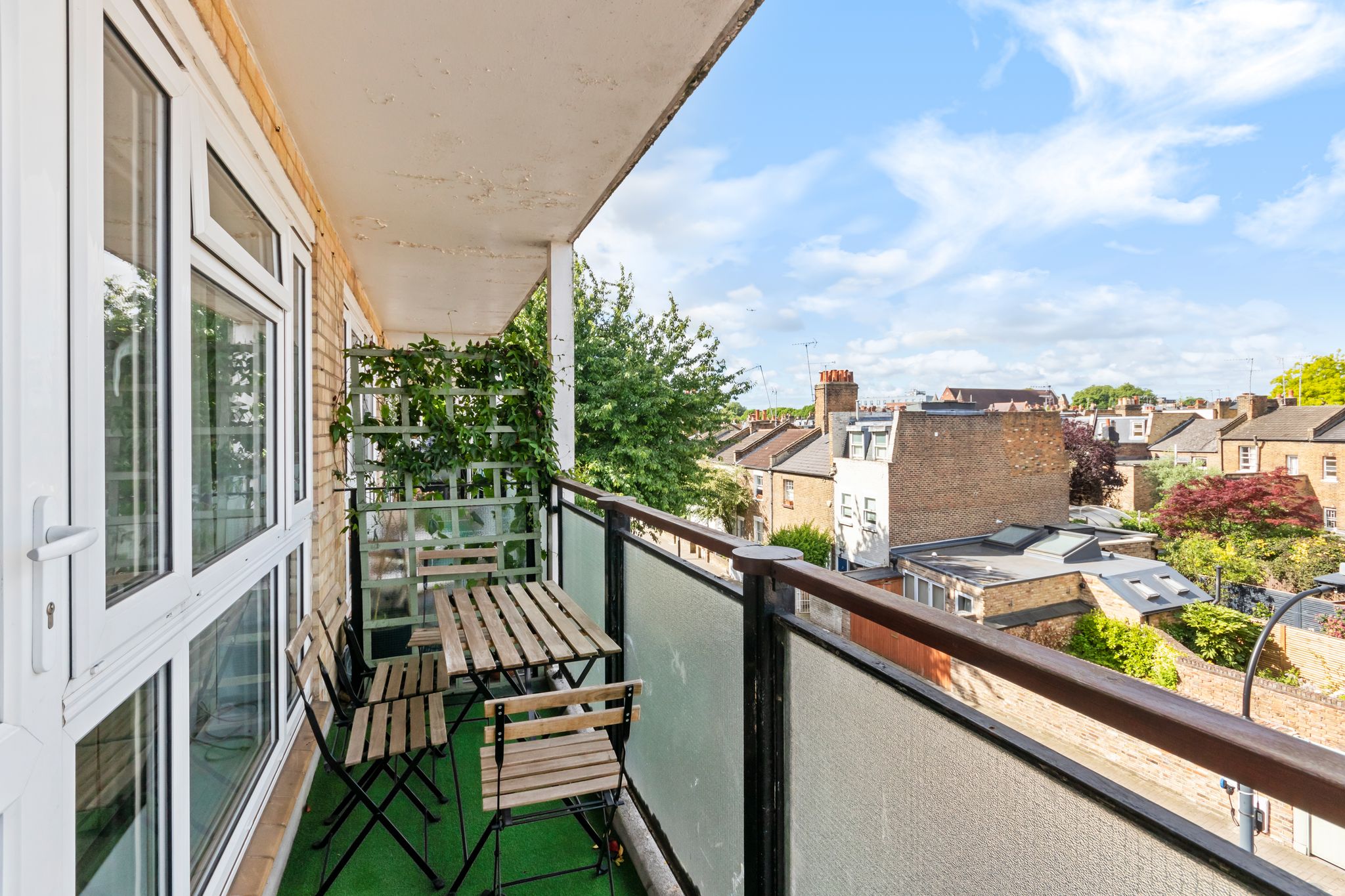 Flat Cardross Street in Greater London