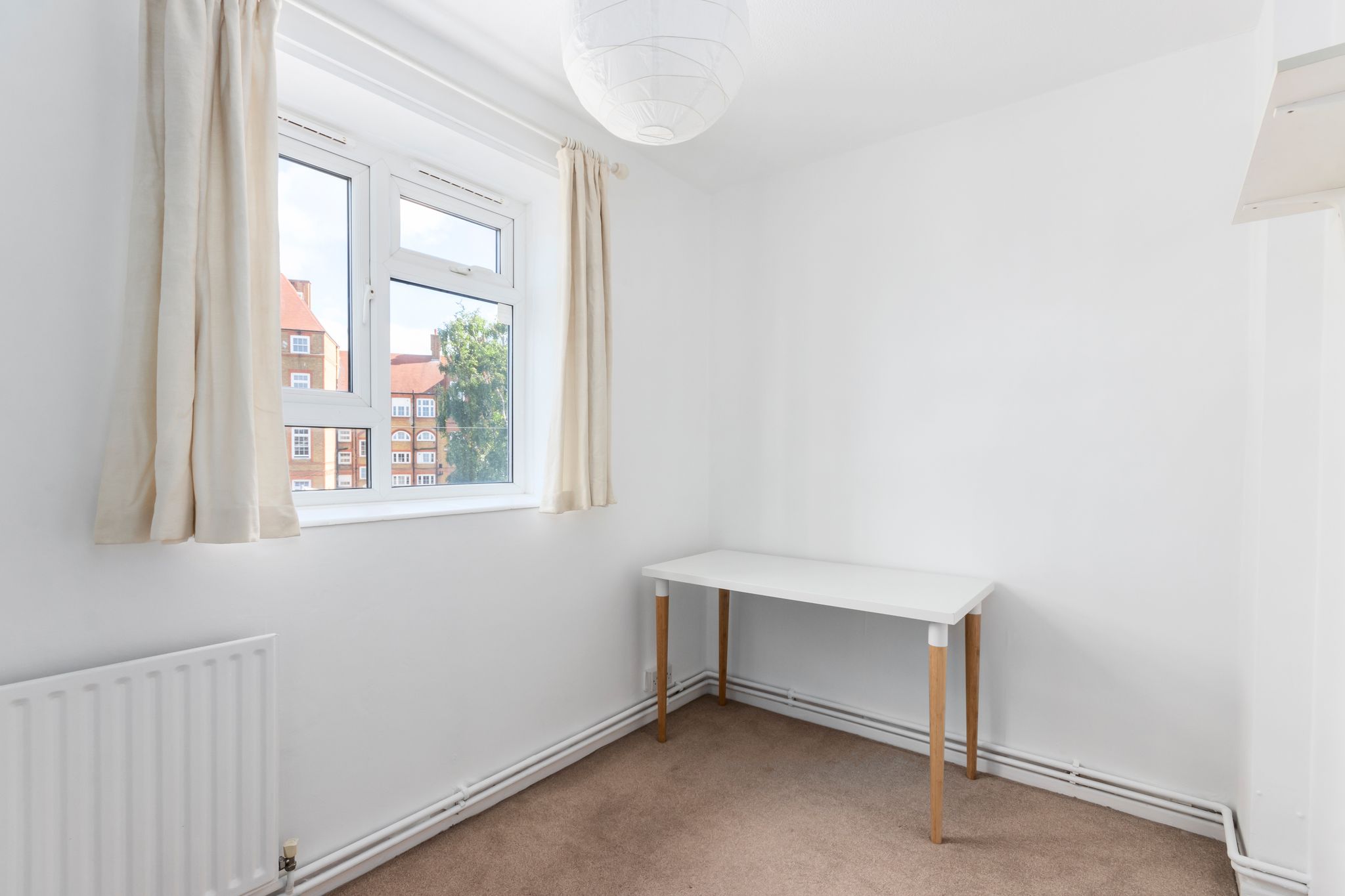 Flat Cardross Street in Greater London