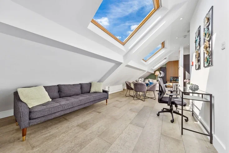 Flat Great Sutton Street in Greater London