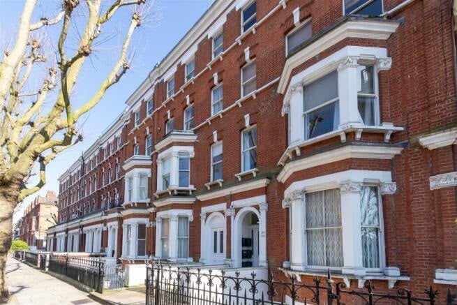 Room Elgin Avenue in City of Westminster