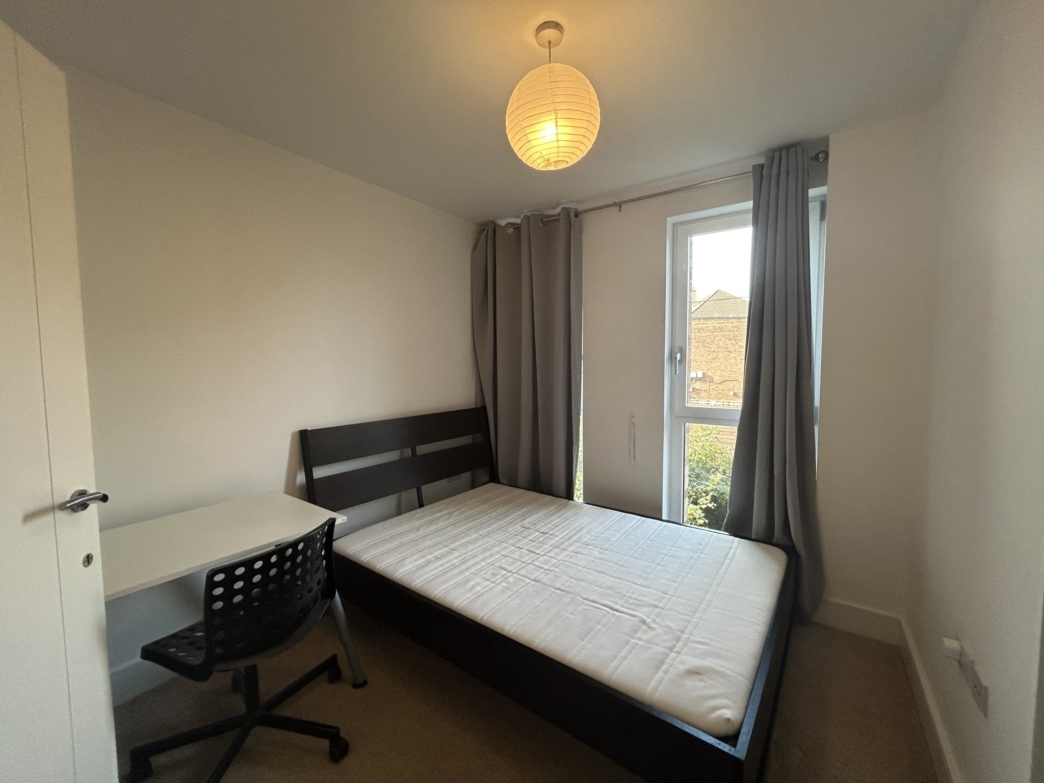Flat Hannaford Walk in Greater London