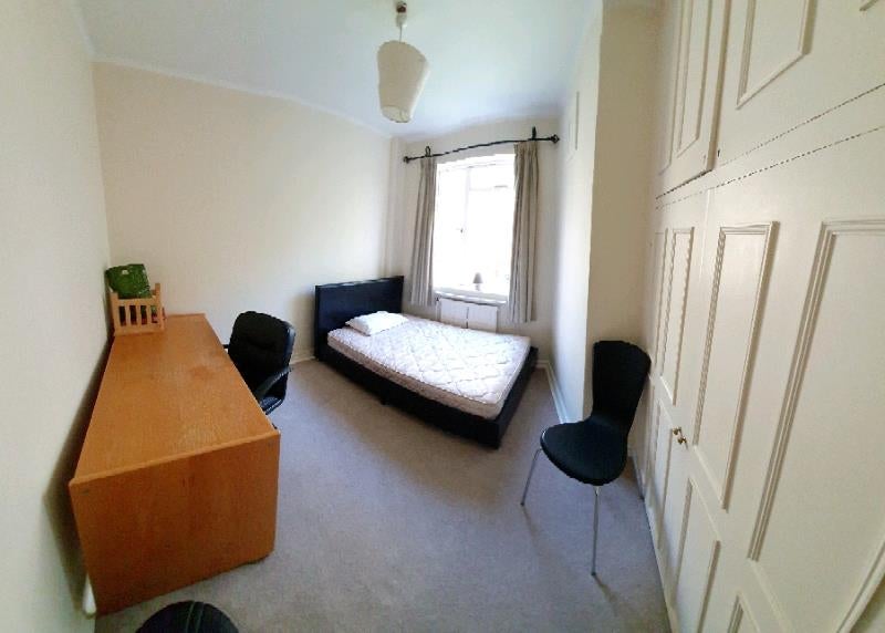 Room Graham Park Road in Newcastle upon Tyne