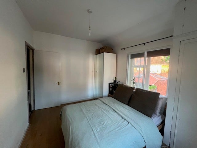 Room Janeway Street in Greater London