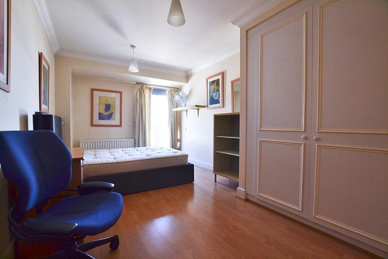 Flat Lisson Grove in City of Westminster