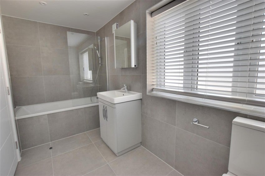 Flat Merton Road in Watford