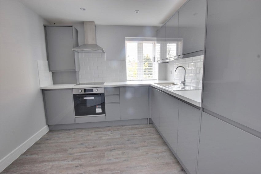 Flat Merton Road in Watford