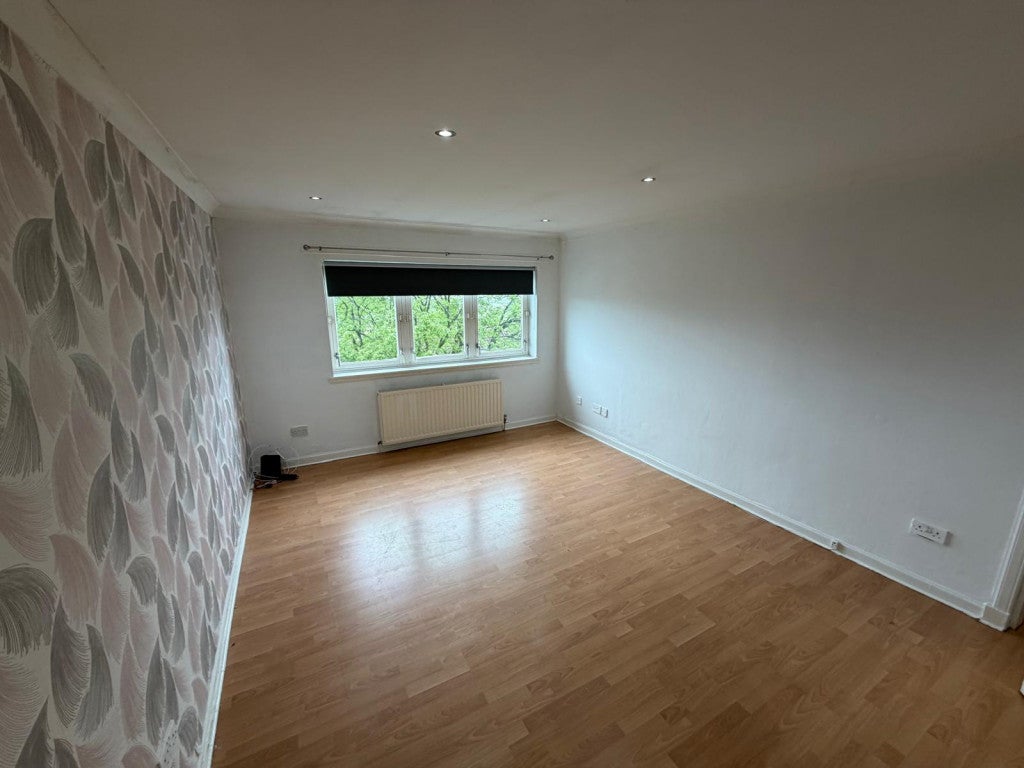 Flat Divernia Way in Barrhead