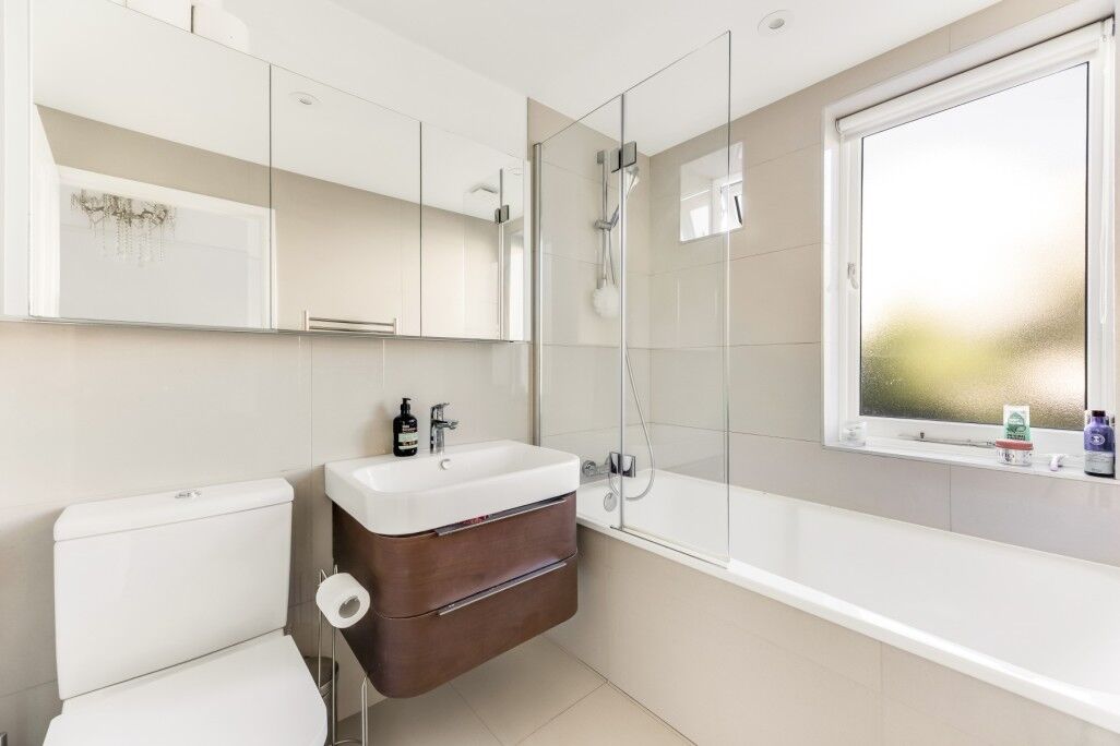 Flat Marquis Road in Greater London