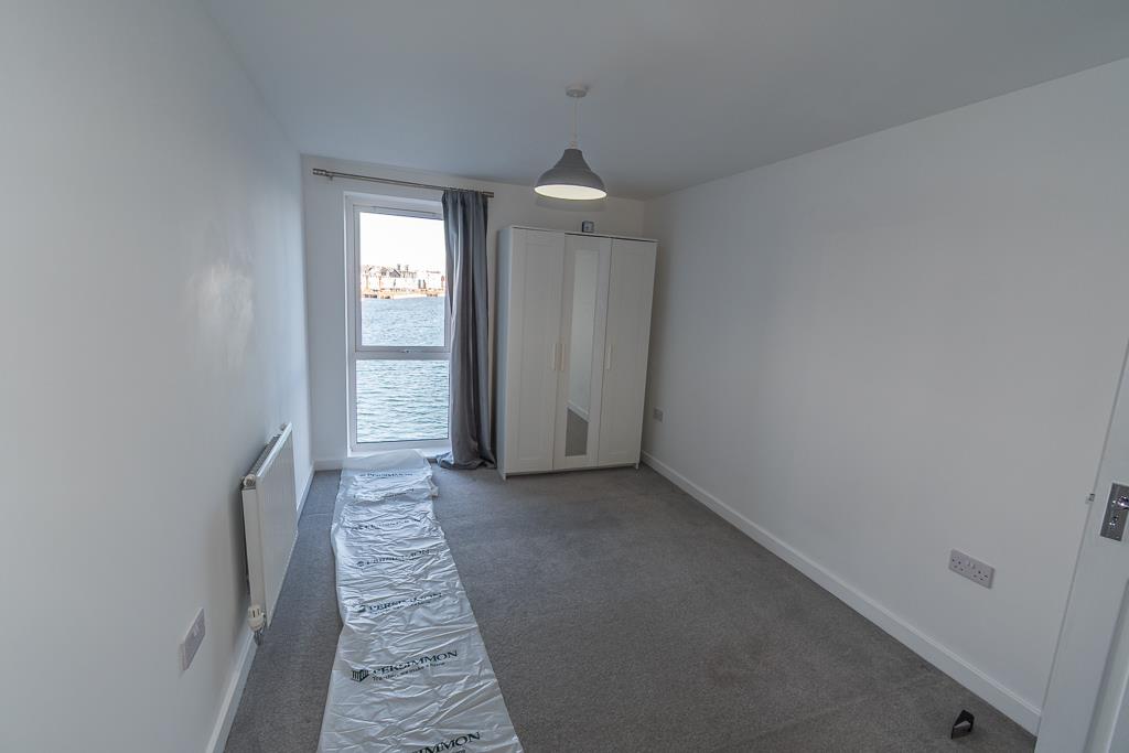 Flat Neptune Road in Barry