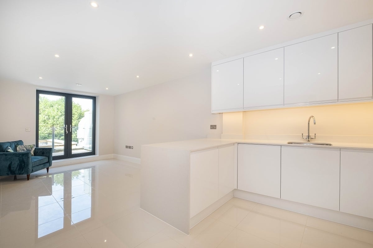 Flat Merton Road in Greater London