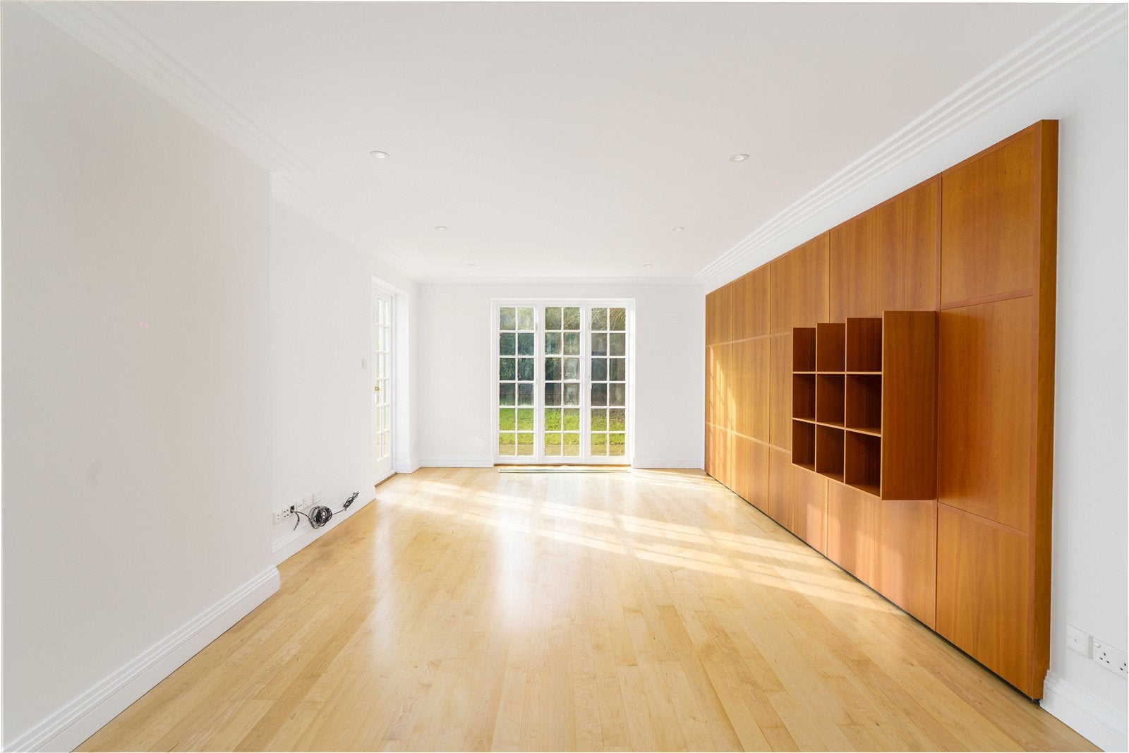 House Winnington Close in Greater London