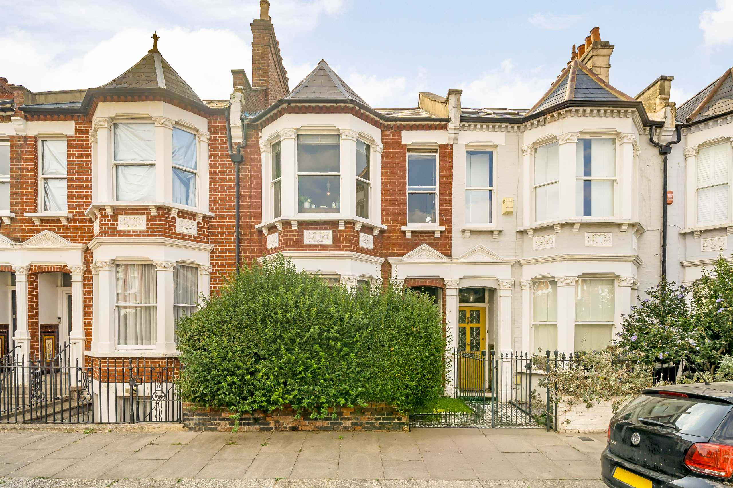 House Bolingbroke Road in Greater London