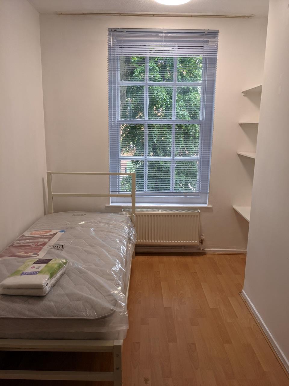 Room Camlet Street in Greater London
