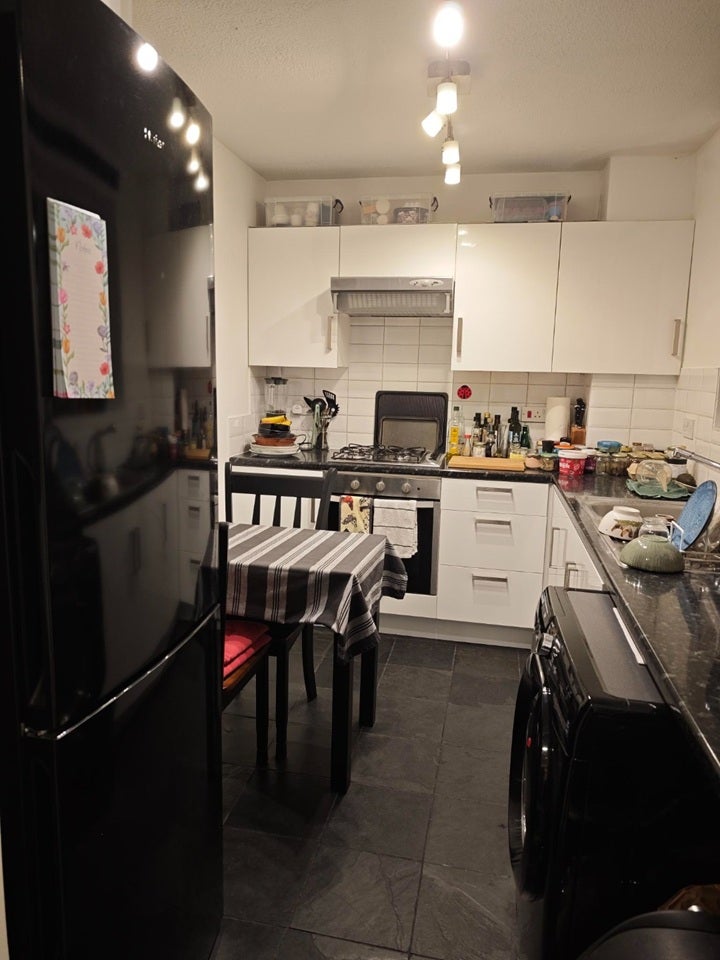 Flat Gideon Road in Greater London