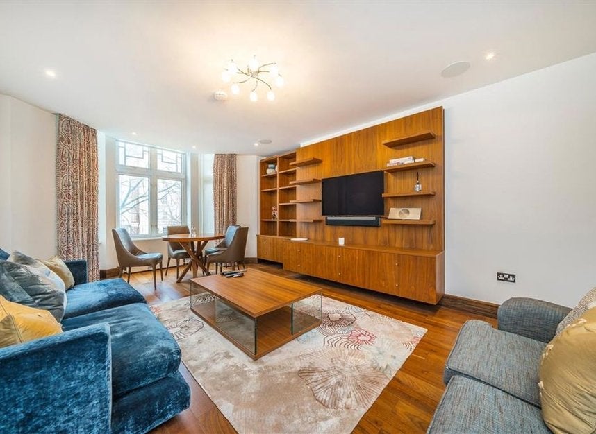 Flat Bickenhall Street in City of Westminster