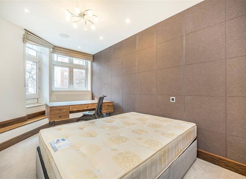 Flat Bickenhall Street in City of Westminster