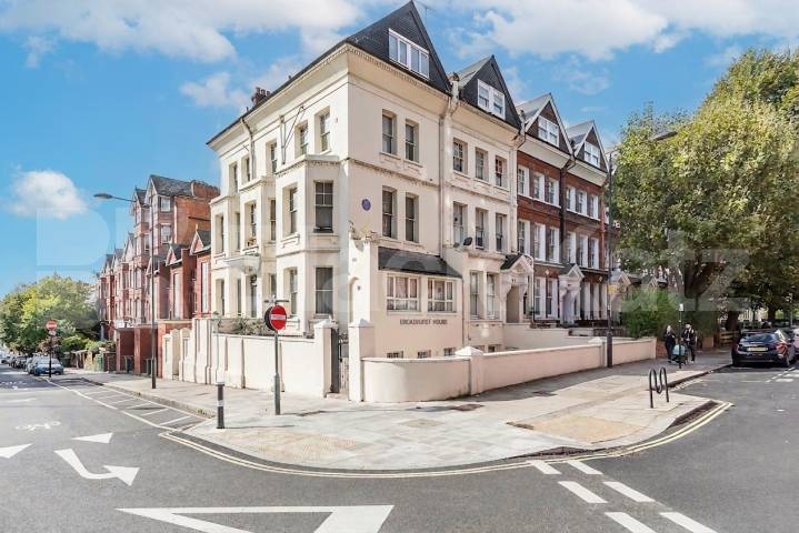 Flat Iverson Road in Greater London