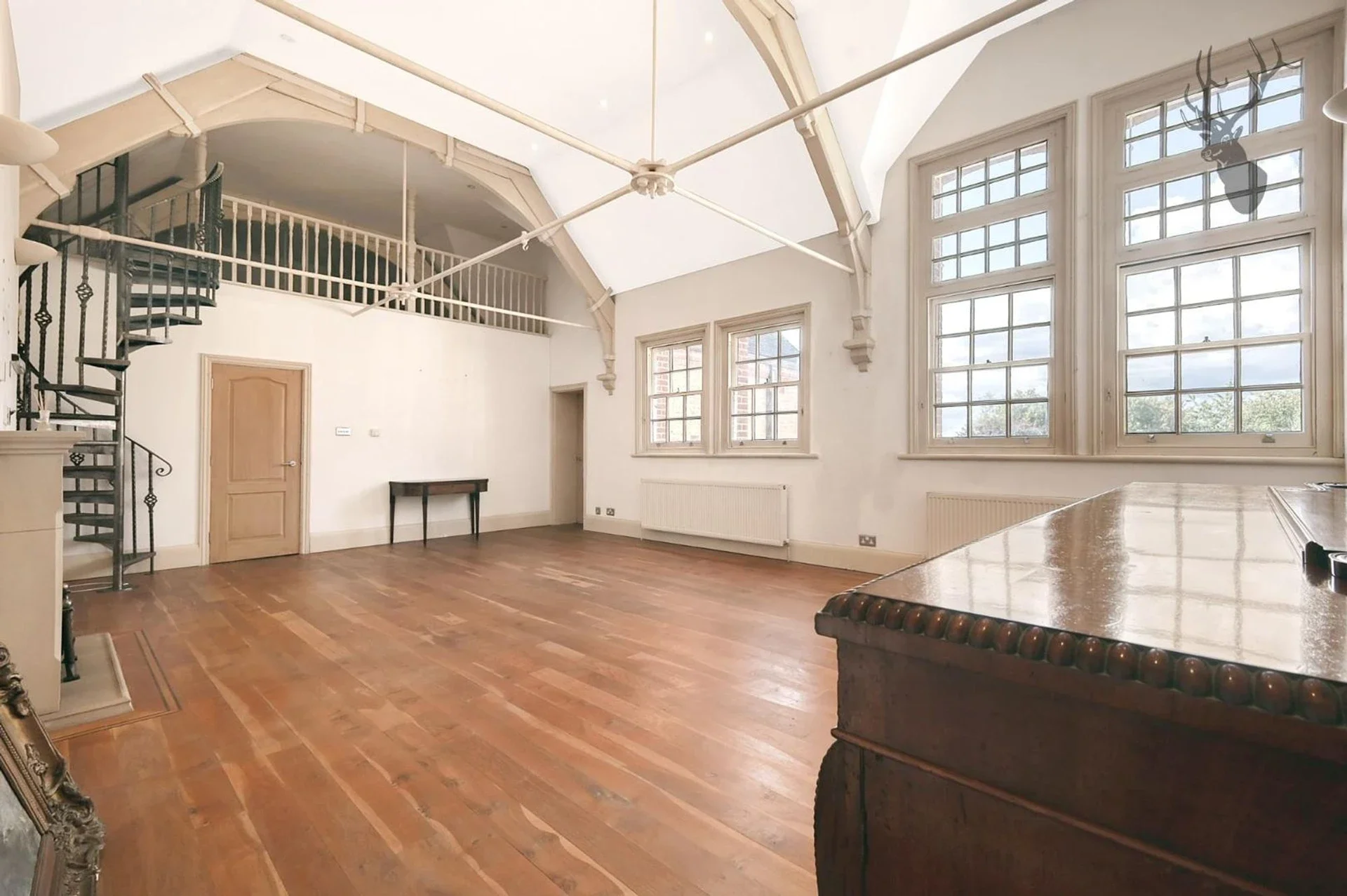 Flat Court Yard in Greater London