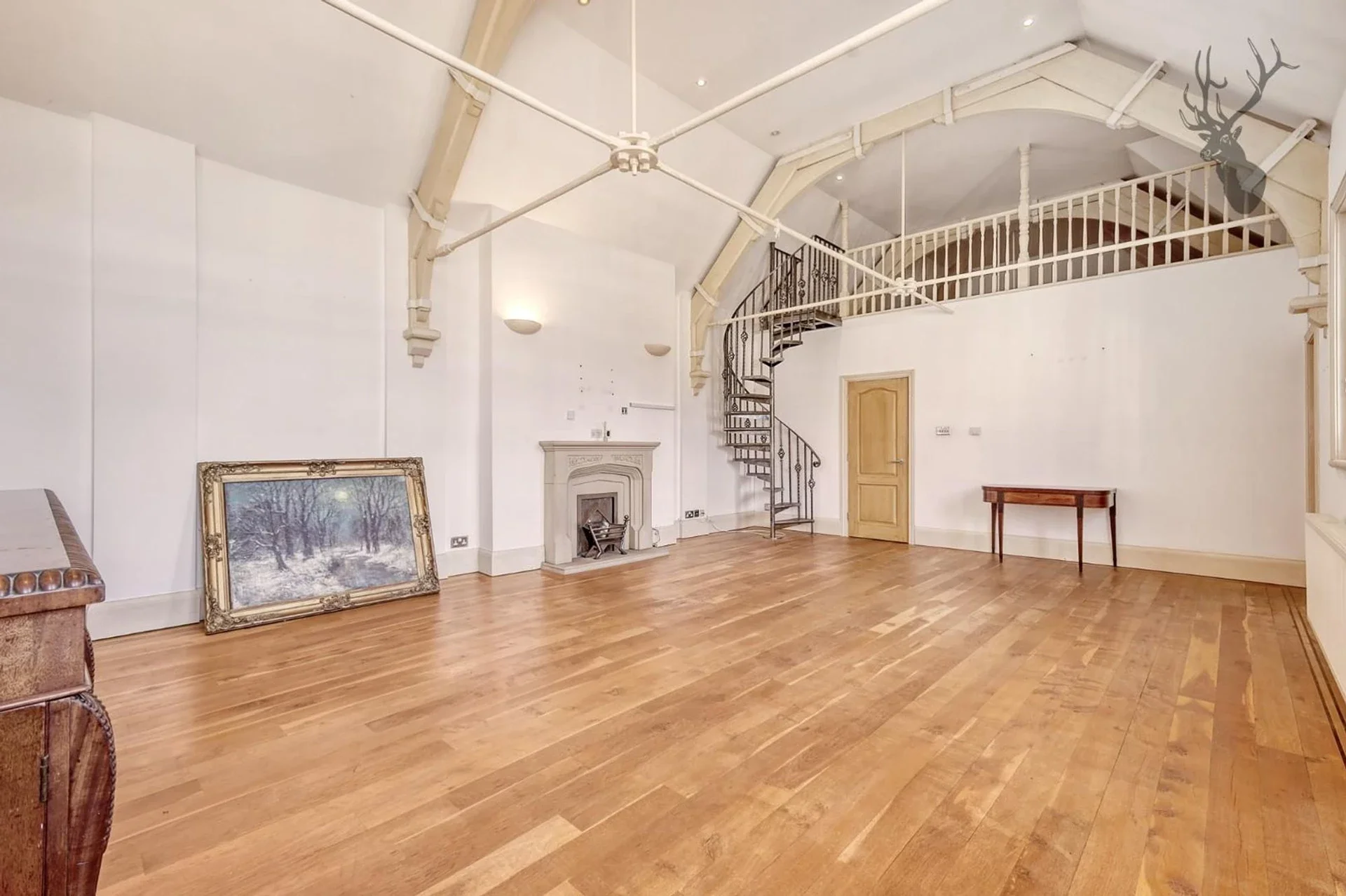 Flat Court Yard in Greater London