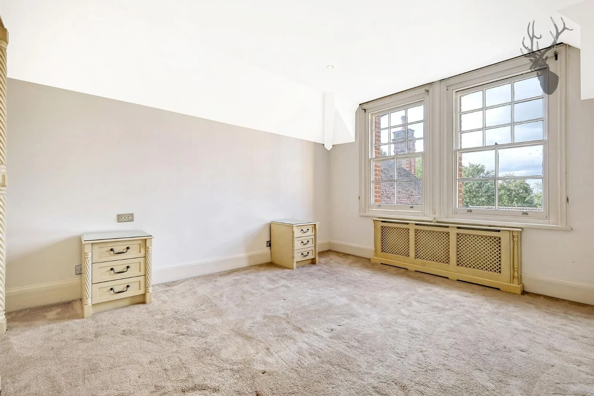 Flat Court Yard in Greater London