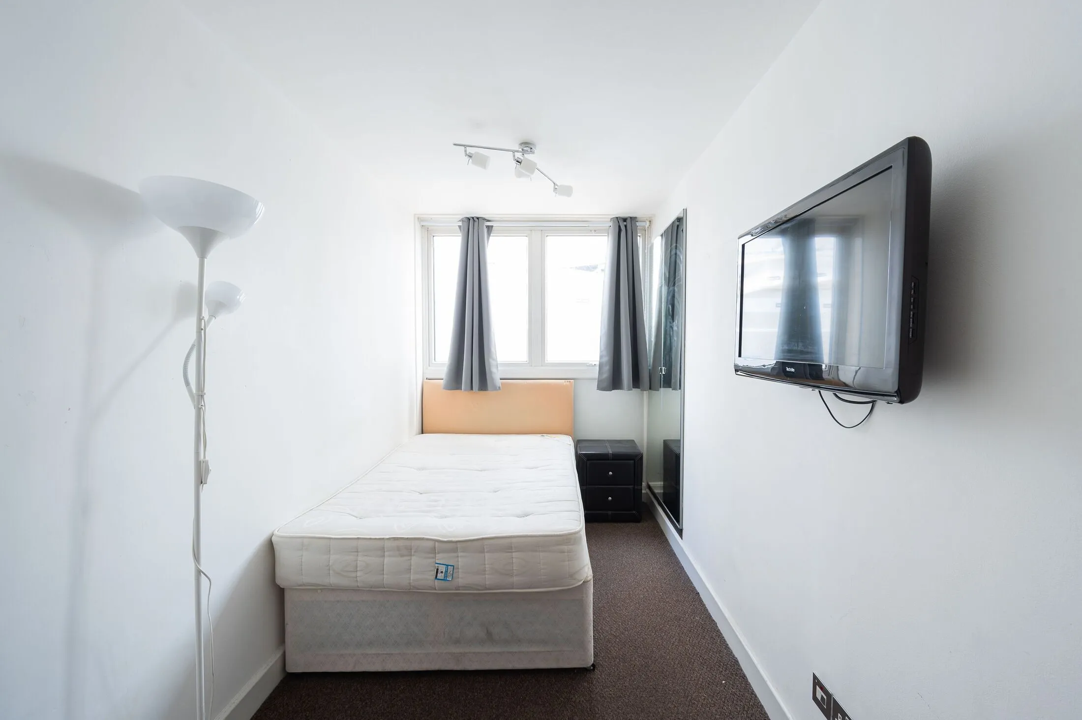 Flat Clipstone Street in City of Westminster