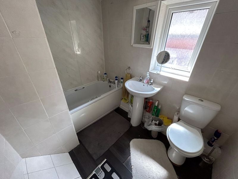 Room Allington Avenue in Nottingham