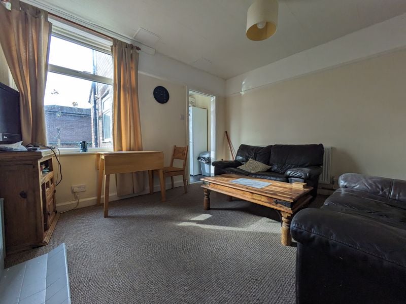 Room Allington Avenue in Nottingham