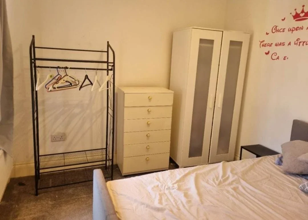 Room William Street in Grays