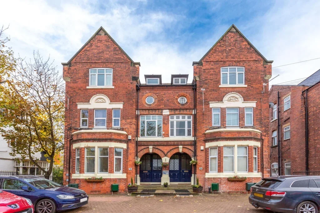 Flat Thorne Road in Doncaster