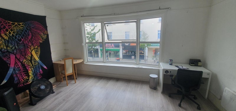 Room Ballards Lane in Greater London