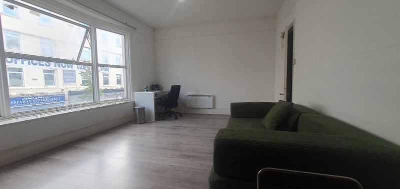 Room Ballards Lane in Greater London