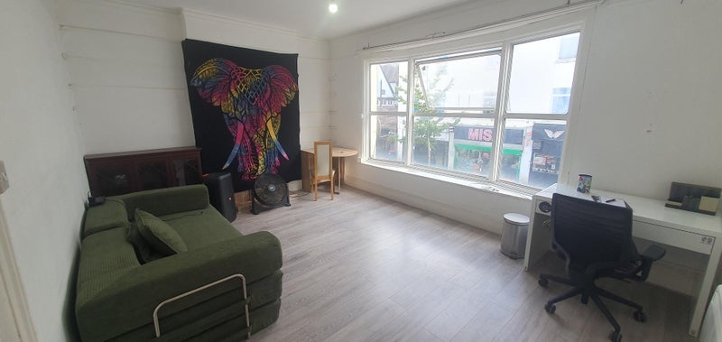 Room Ballards Lane in Greater London