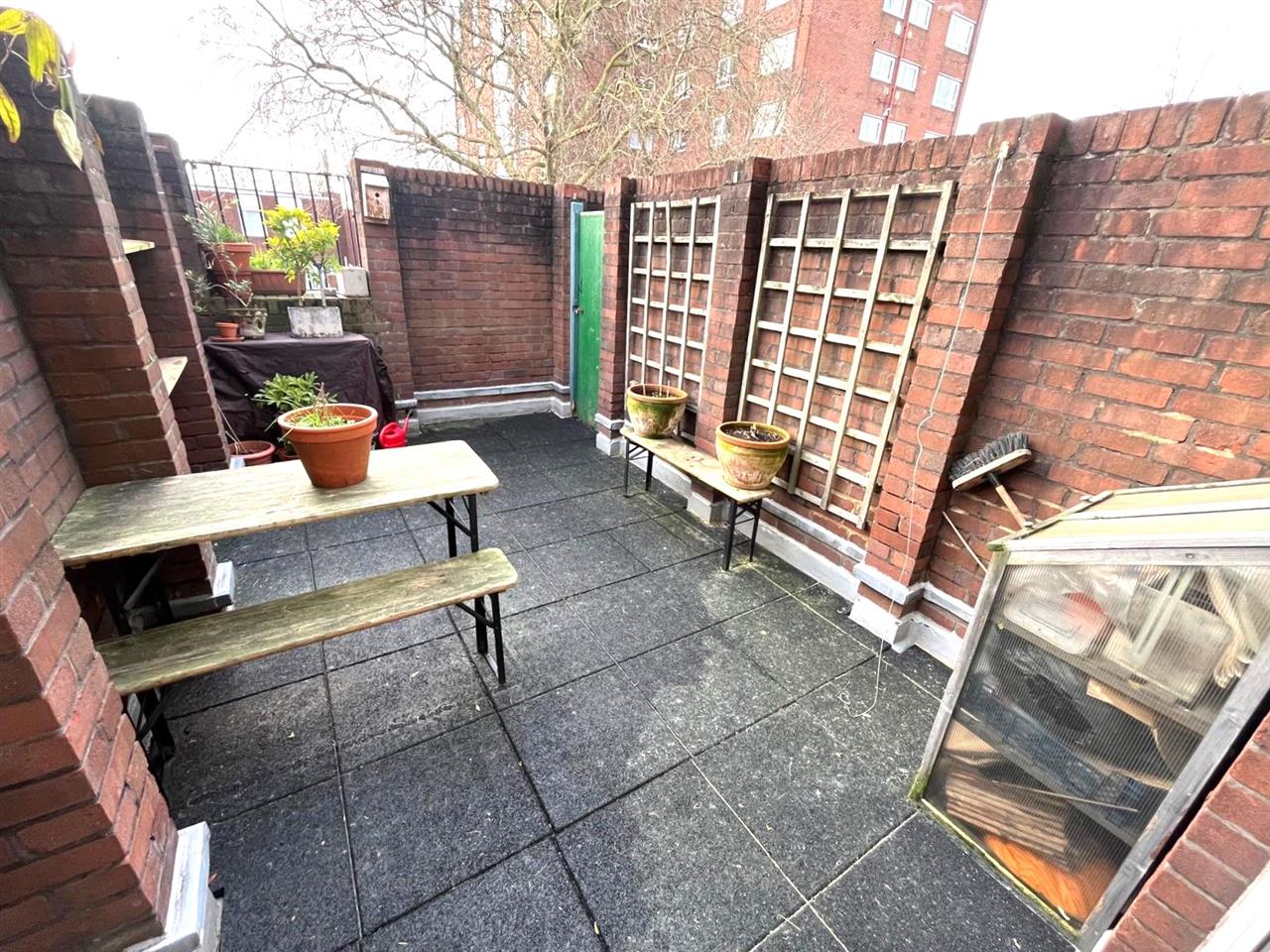 Flat Ingestre Road in Greater London