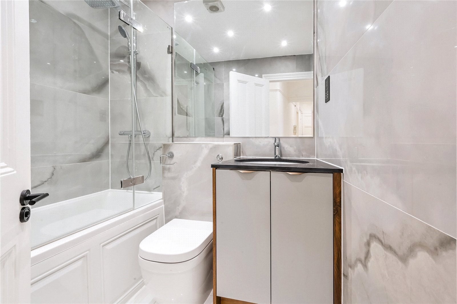 Flat Marylebone Road in City of Westminster