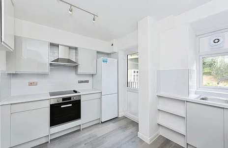 Flat Petersham Road in Greater London