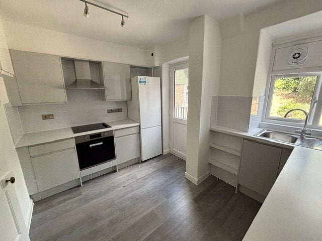 Flat Petersham Road in Greater London