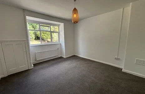 Flat Petersham Road in Greater London