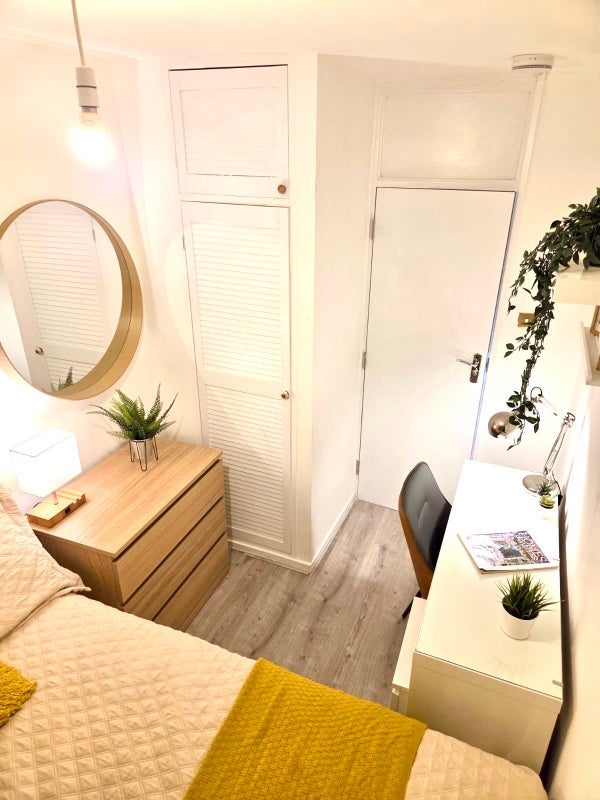 Room Alton Road in Greater London