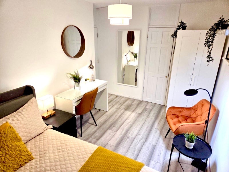 Room Alton Road in Greater London
