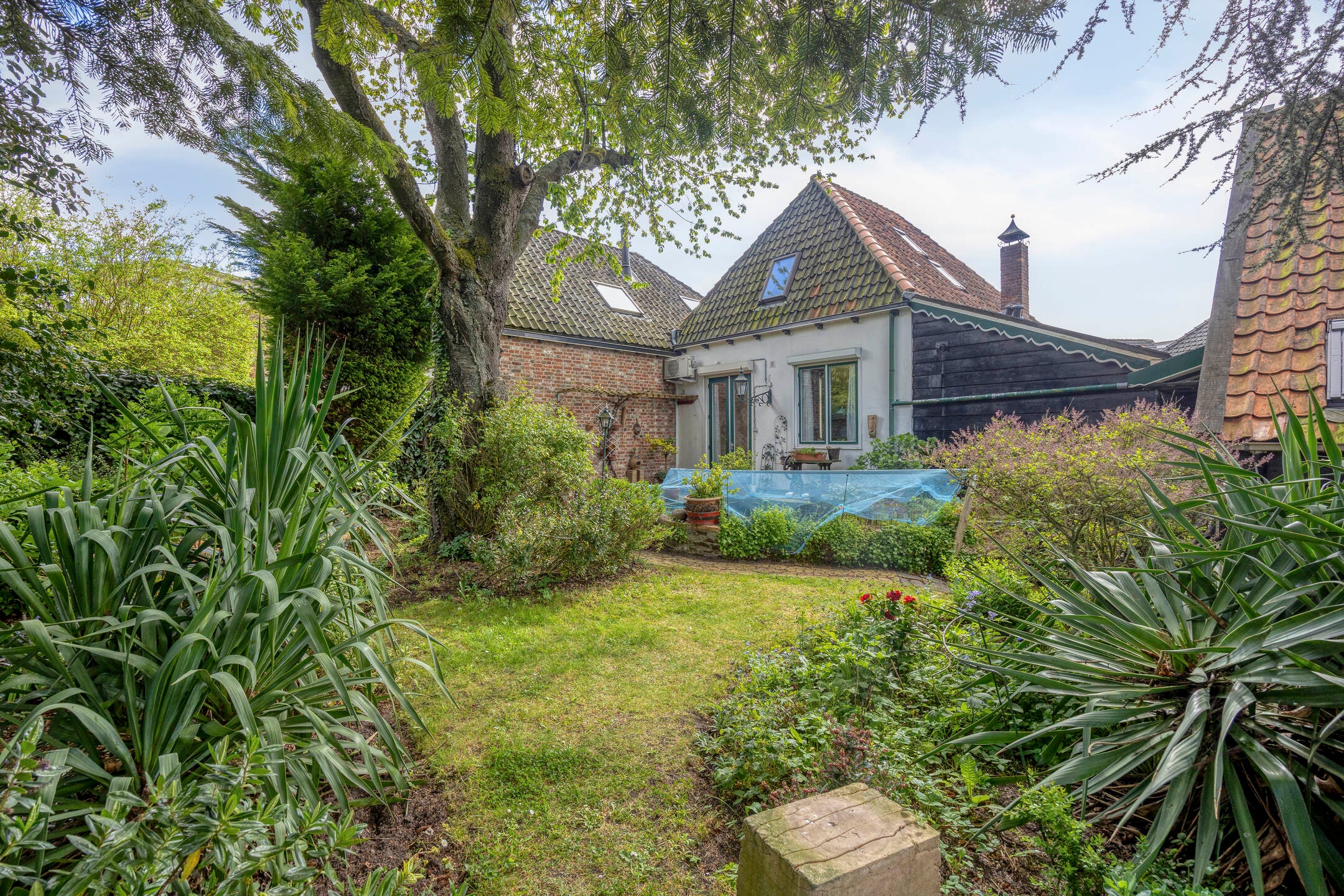 Hoekwoning te koop: Abeelseweg Oost 2, Oost-Souburg