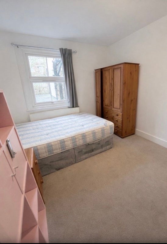 Room Claxton Grove in Greater London