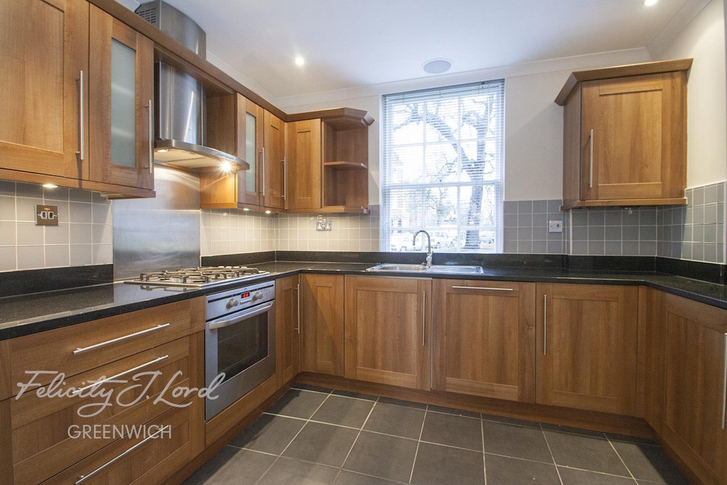 Flat Blackheath Hill in Greater London