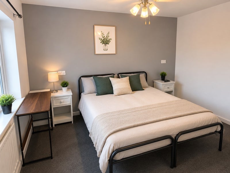 Room Glastonbury Avenue in Wakefield